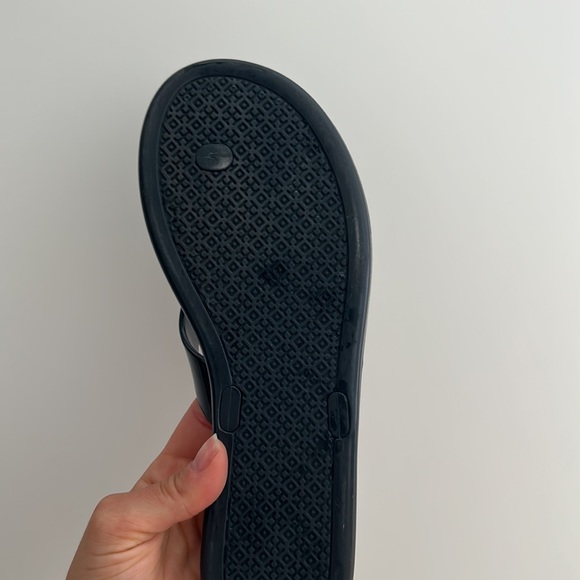 TORY BURCH RUBBER SANDALS - Picture 3 of 3